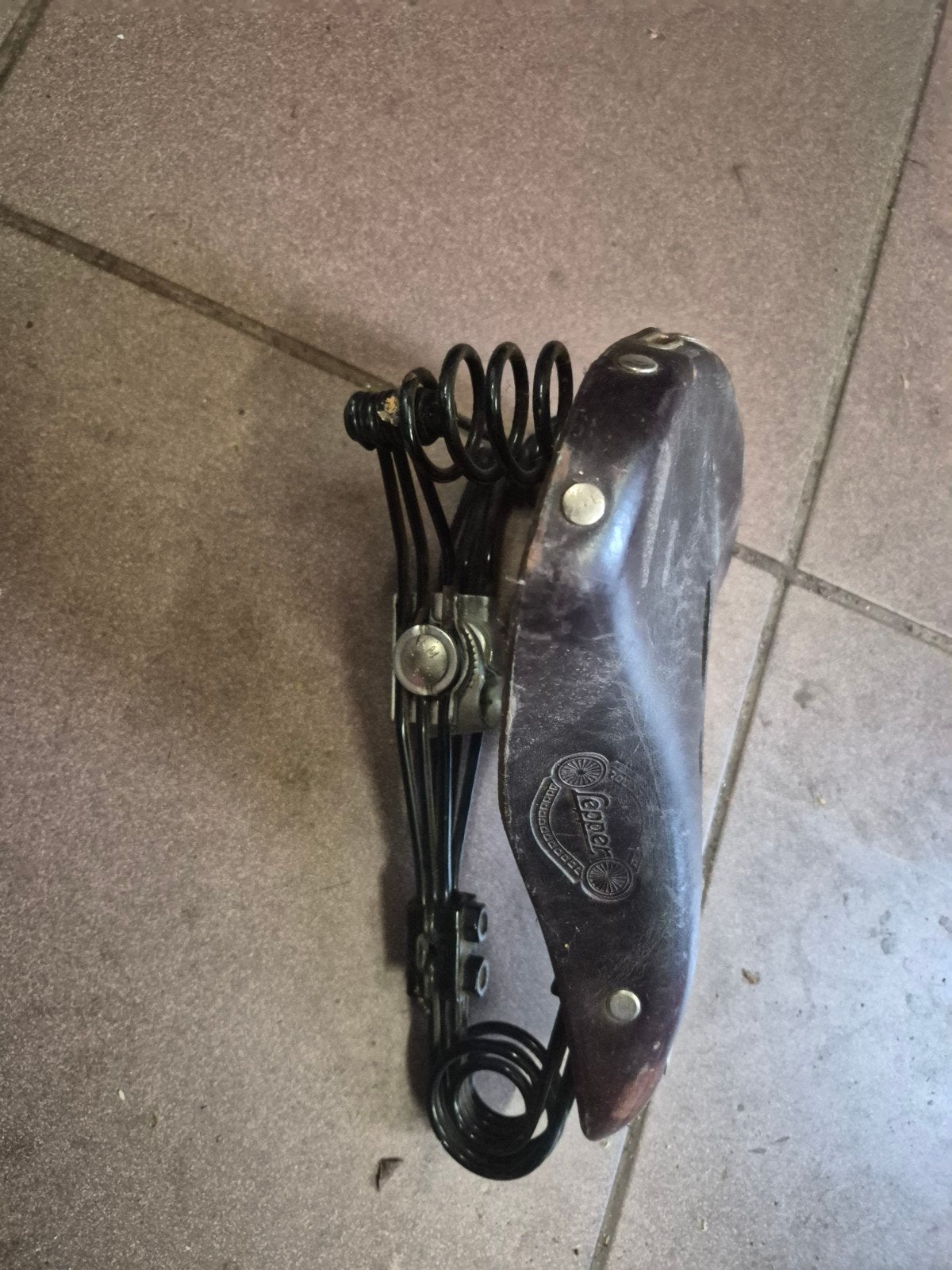 Lepper fietszadel met veren - Vintage leer, Ophalen