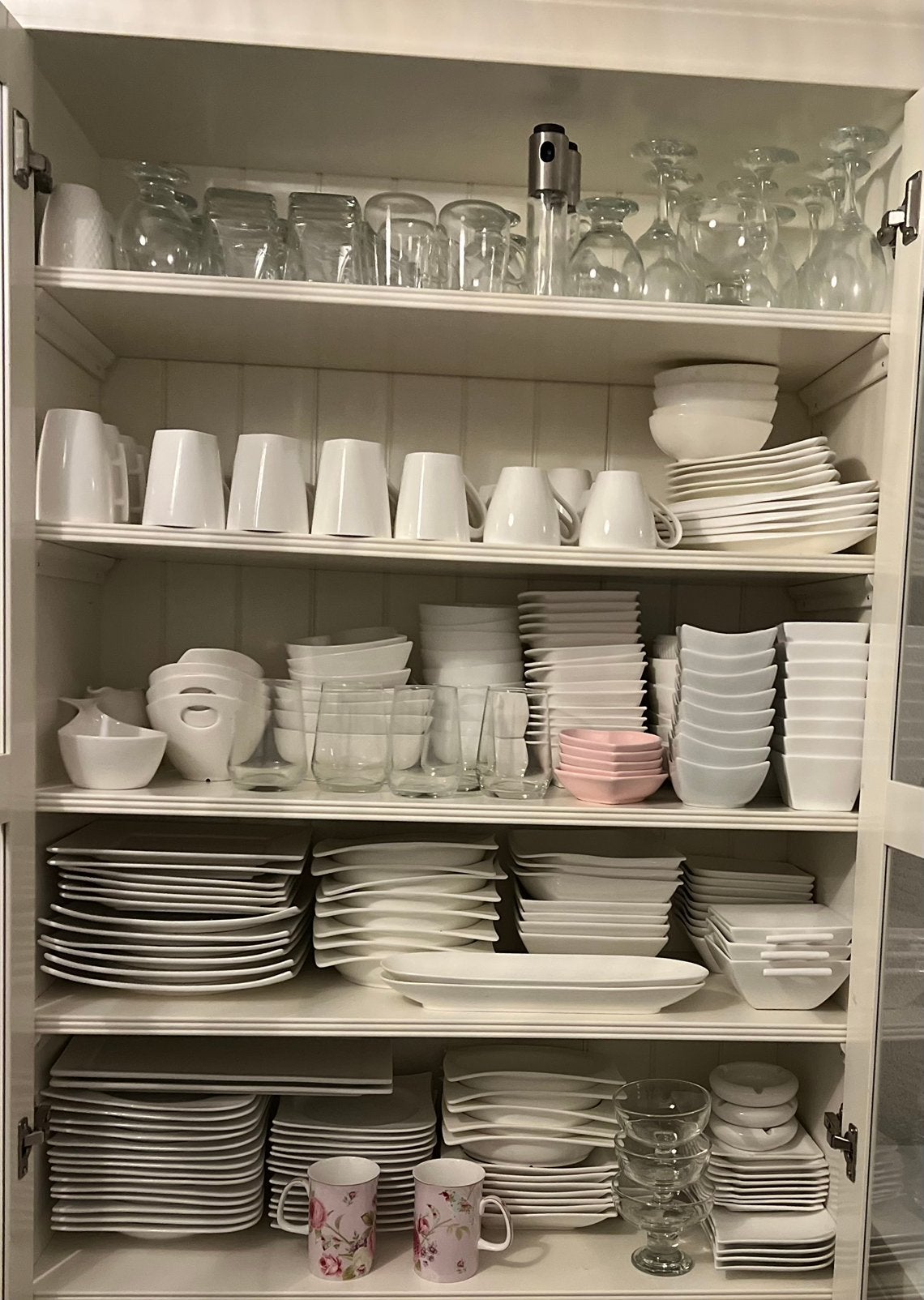 Grote vitrinekast met compleet servies, Ophalen