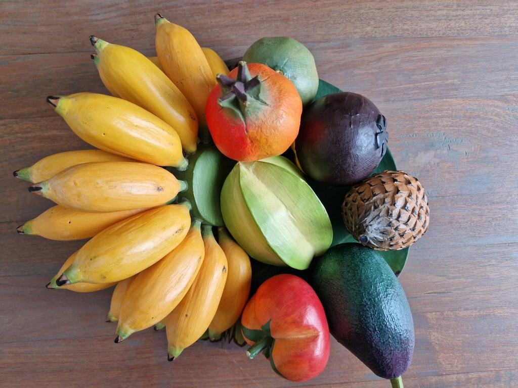 Decoratief houten fruit op schaal uit Bali, Huis en Inrichting, Gebruikt, Schaal, Rond, Ophalen of Verzenden