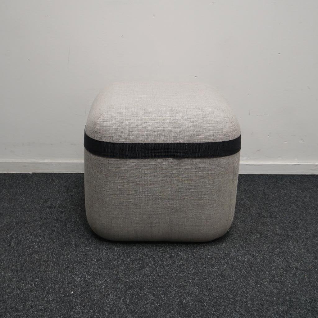 Viccarbe Season Poef | Design kruk | Licht grijs, Minder dan 50 cm, Gebruikt, -, Vierkant