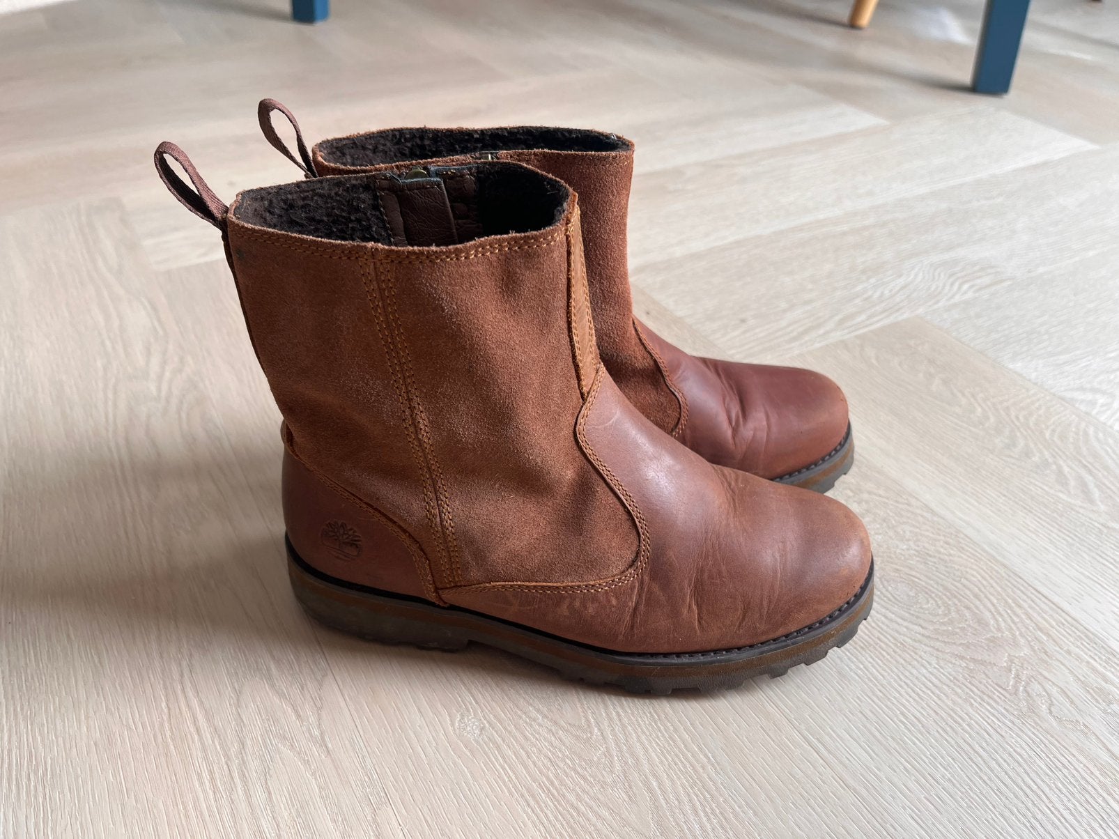 Bruine laarsjes met rits merk Timberland, maat 37, Schoenen, Ophalen of Verzenden, Zo goed als nieuw, Jongen
