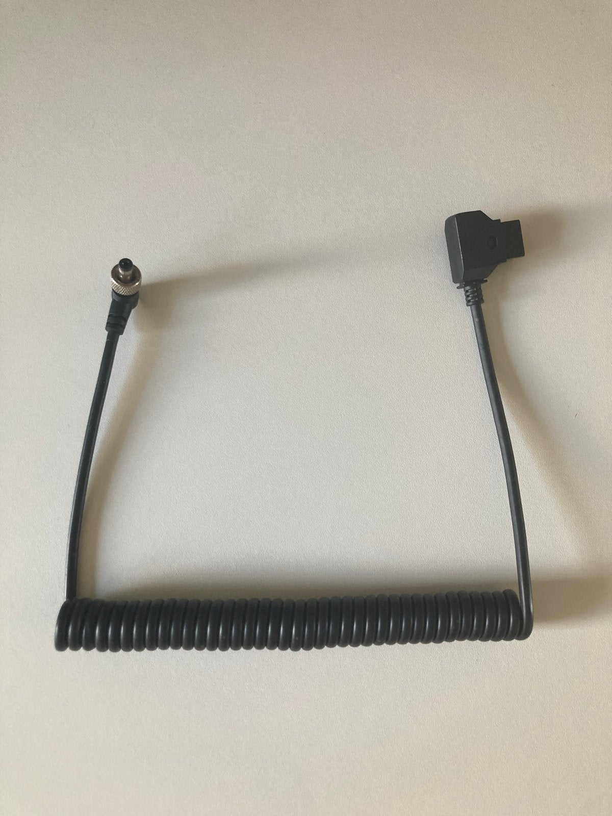 Atomos D-Tap to DC Locking Connector Cable, Audio, Tv en Foto, Audiokabels en Televisiekabels, Ophalen of Verzenden, Gebruikt