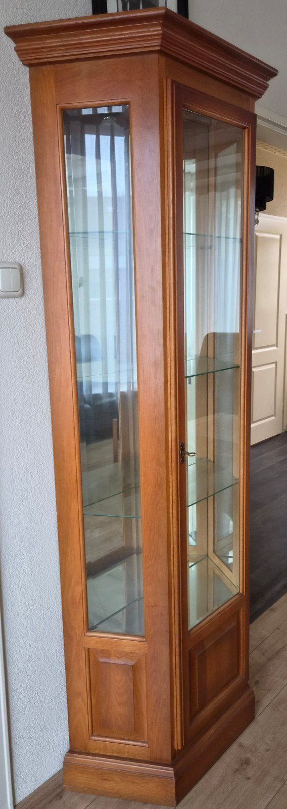 Mooie houten vitrinekast met glazen planken, Ophalen, Met deur(en), Klassiek, Overige houtsoorten