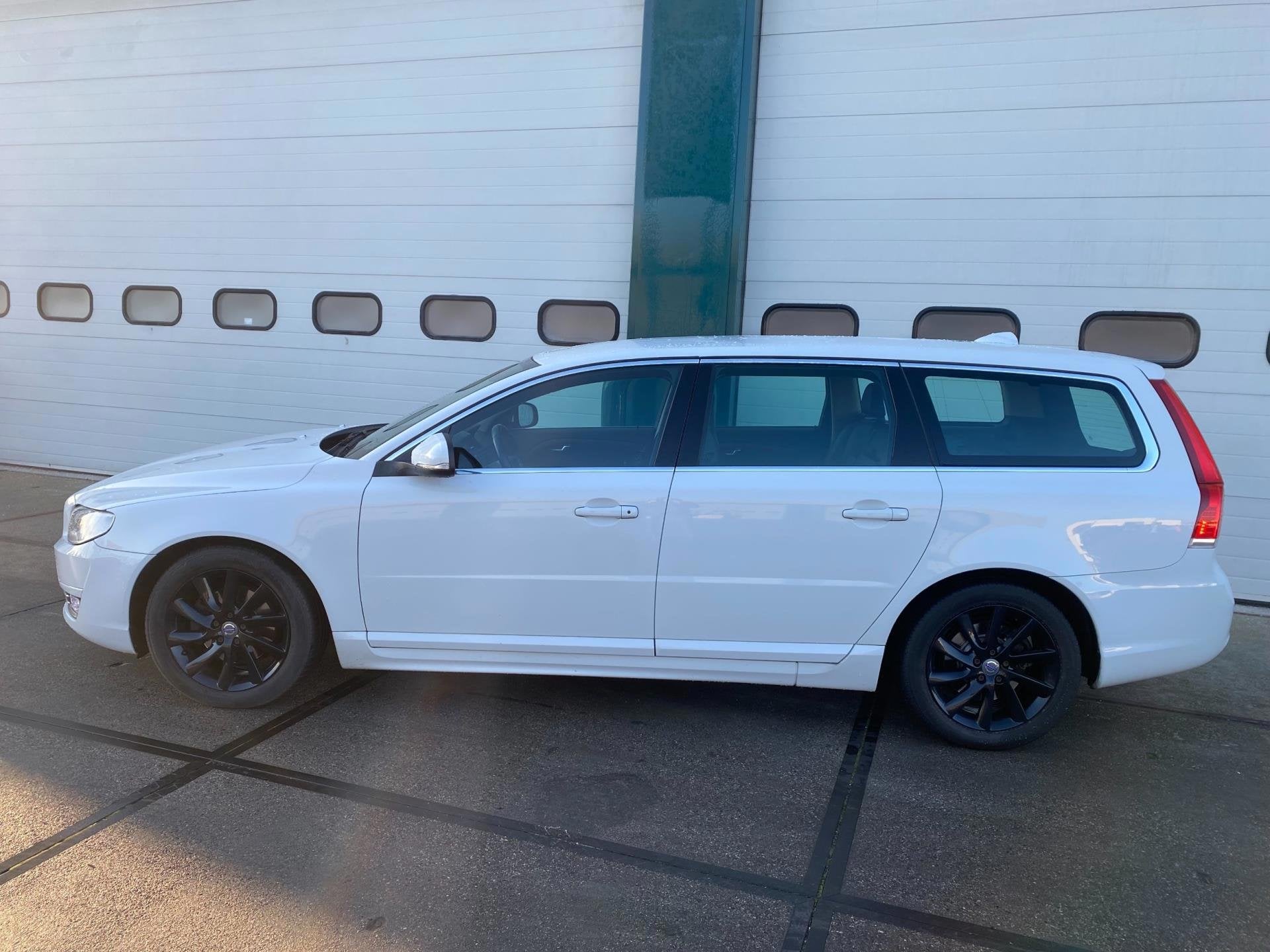 Volvo V70 1.6 D2 Nordic+ Nieuwstaat, Auto's, Voorwielaandrijving, Euro 5, Gebruikt, Zwart