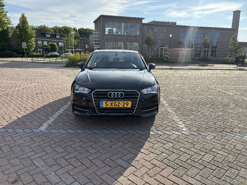 Audi A3 Sportback 1.2 TFSI Attraction Pro Line, Auto's, Euro 6, Alcantara, Zwart, Origineel Nederlands