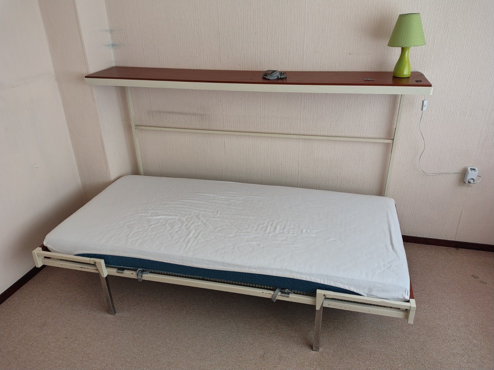 Opklapbed / logeerbed met spiraal en eventueel matras, Huis en Inrichting, Ophalen, Eenpersoons, Wit, Vintage