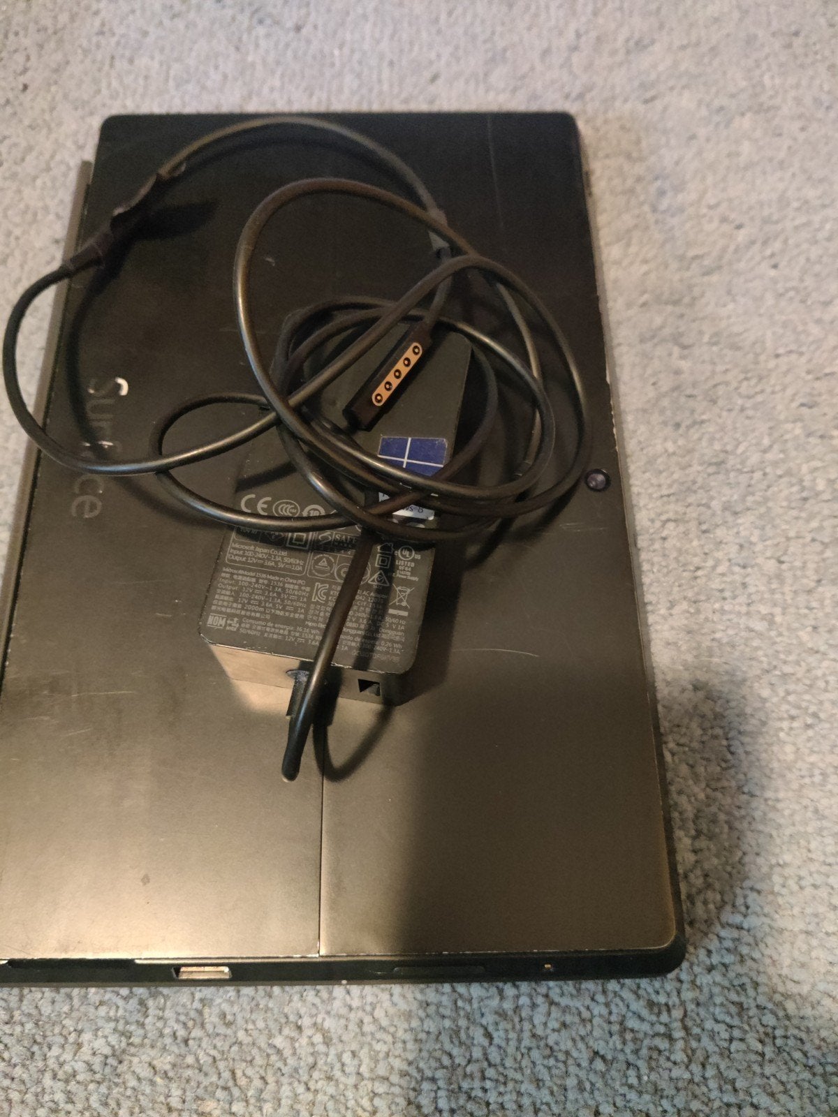 Microsoft Surface (defect - lader werkt niet), Computers en Software, 10 inch, Ophalen of Verzenden, Microsoft, 256 GB