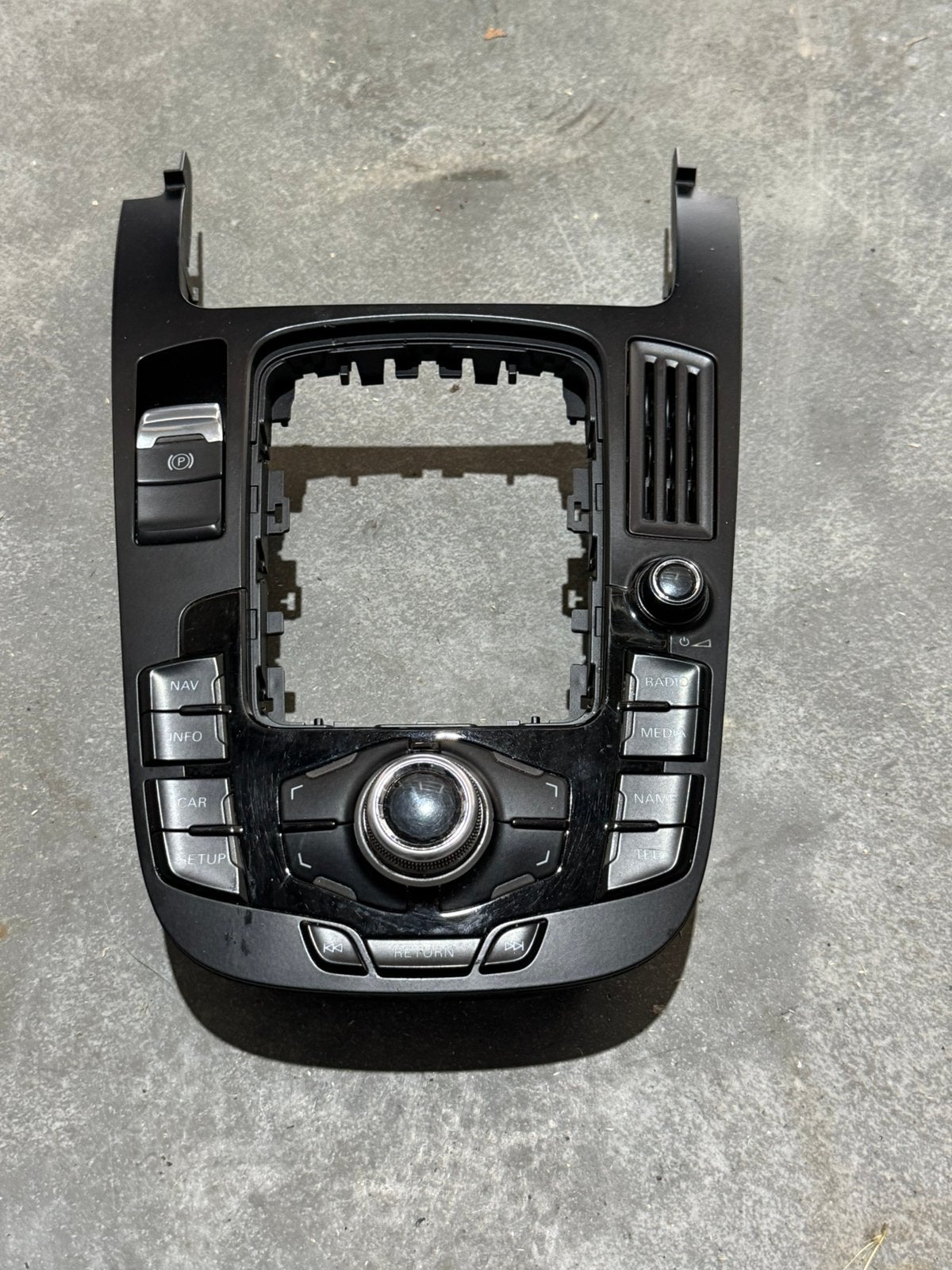 Audi A4 B8 MMI bediening, Ophalen, Audi