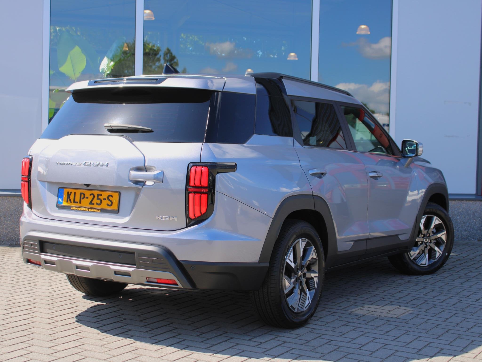 KGM Torres EVX Platinum 73.4 kWh 1500kg Trekgewicht, Stoelve, Zwart, Origineel Nederlands, 462 km, SUV of Terreinwagen