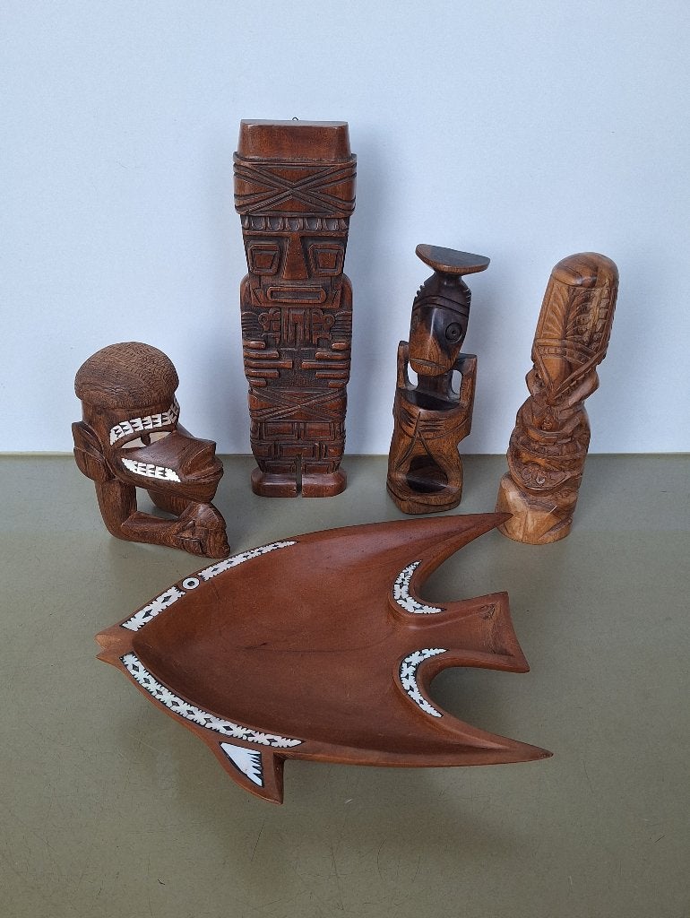lot 5st houten tiki beeldjes totem Taino Maori tekoteko ed., Hout, Gesneden, Ophalen of Verzenden, Meerkleurig