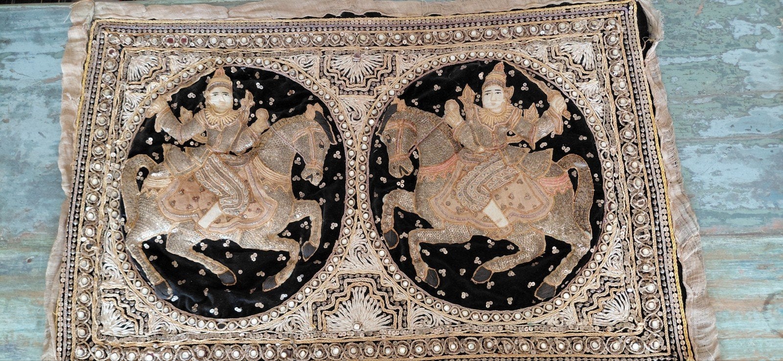 Kalaga handgeborduurd wandtapijt met relief, Birma/Myanmar, Antiek en Kunst, Ophalen of Verzenden