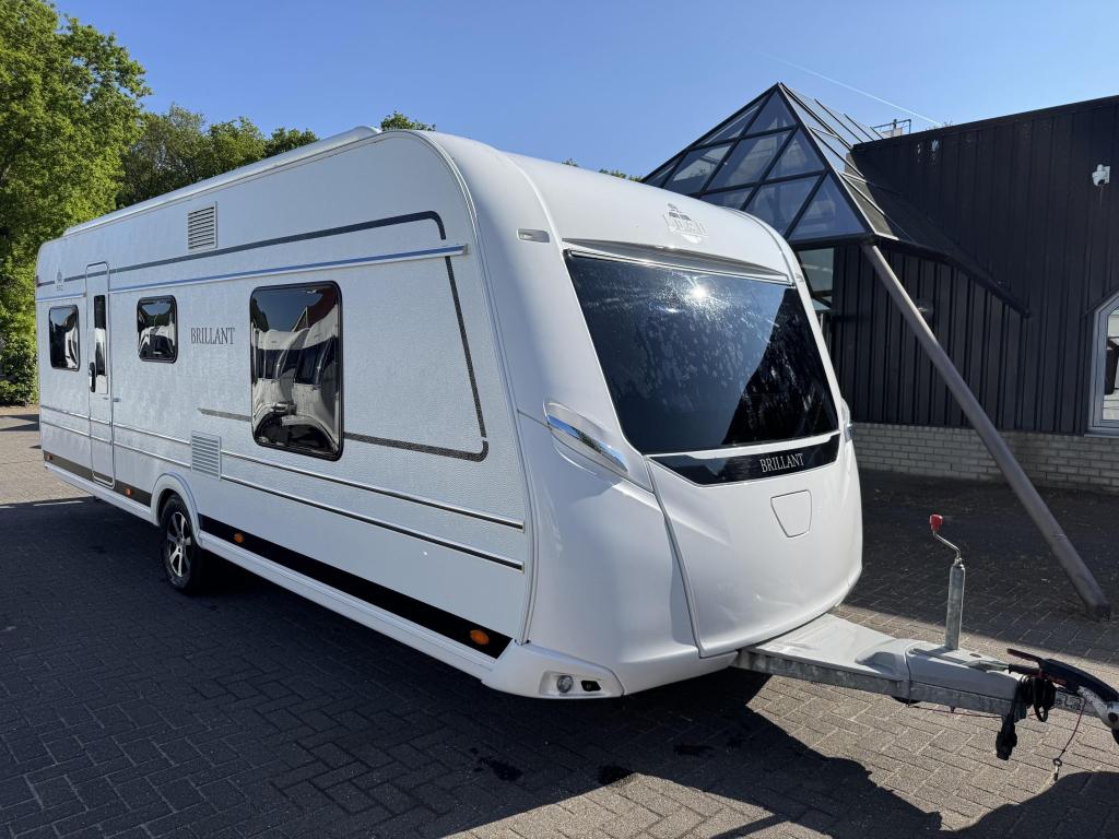 LMC Lord Brillant 590 2022 | Vrijst. queensbed | Voortent, Rondzit, Schokbreker, Bedrijf, 5 tot 6 meter