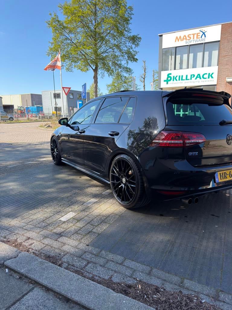 Volkswagen Golf 1.4 TSI Phev 204pk 5D DSG 2015 Zwart, Auto's, Zwart, 1395 cc, 1499 kg, 149 pk