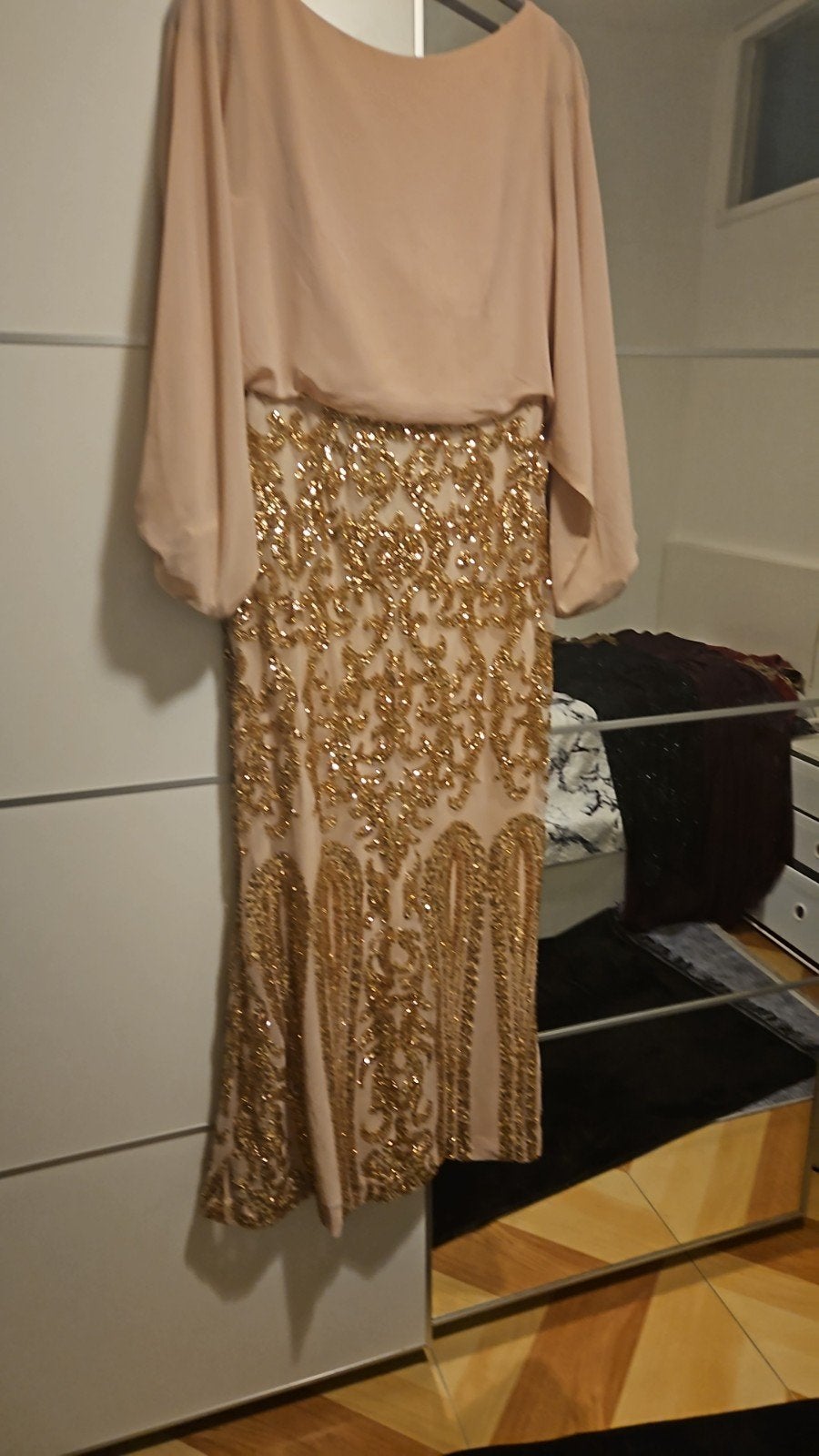 Elegante Galajurk met Gouden Pailletten - Maat M, Galajurk, Maat 42/44 (L), Ophalen of Verzenden, Zo goed als nieuw