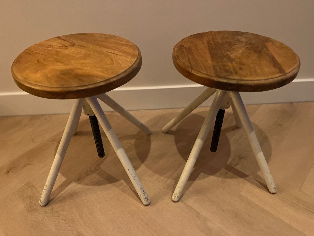 Twee vintage krukjes, Ophalen, In hoogte verstelbaar, Gebruikt, Hout