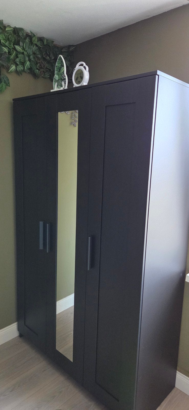 IKEA BRIMNES Kledingkast met 3 deuren, zwart, 117x50x190 cm, Ophalen, Met deur(en), 100 tot 150 cm, Zo goed als nieuw
