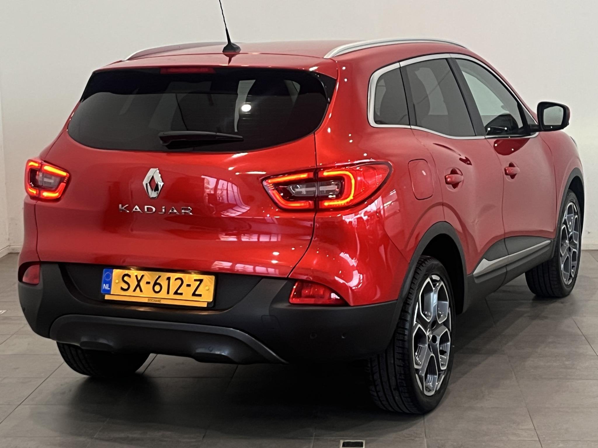 Renault Kadjar 1.2 TCe Intens | Easy Life Pack | Pack Techno, Kadjar, 4 cilinders, Met garantie (alle), Parkeersensor