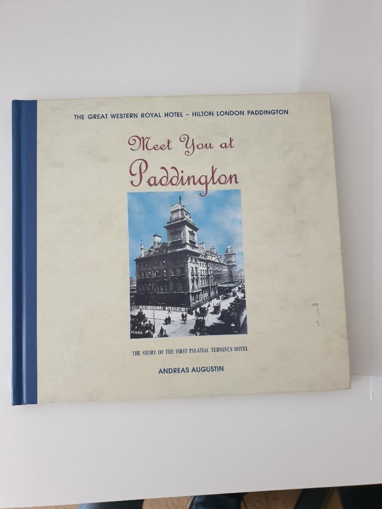 Meet you at Paddington - The Royal Hilton London, Ophalen of Verzenden, Zo goed als nieuw, Architecten