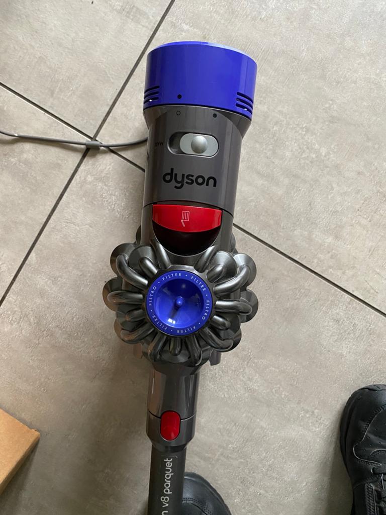Dyson v 8 draadloze steelstofzuiger, Witgoed en Apparatuur, Stofzuigers, Ophalen of Verzenden
