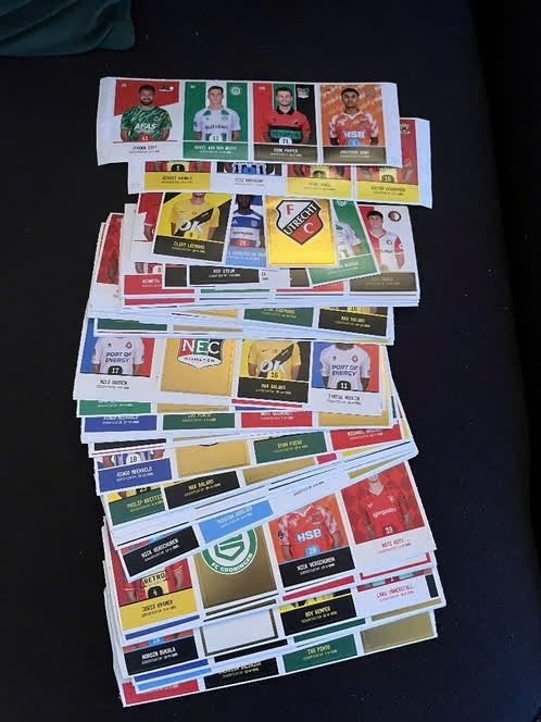 Plus voetbalplaatjes 2026, Verzamelen, Supermarktacties, Plus, Ophalen of Verzenden