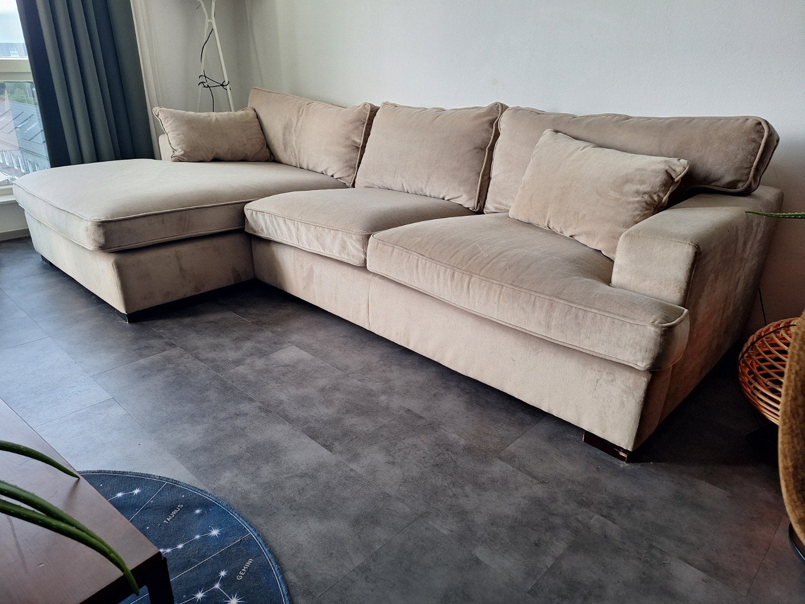 Velvet - Velours - Hoekbank - Ecru - Nette Staat - Bezorgen, Huis en Inrichting, Banken | Bankstellen, Hoekbank, 300 cm of meer