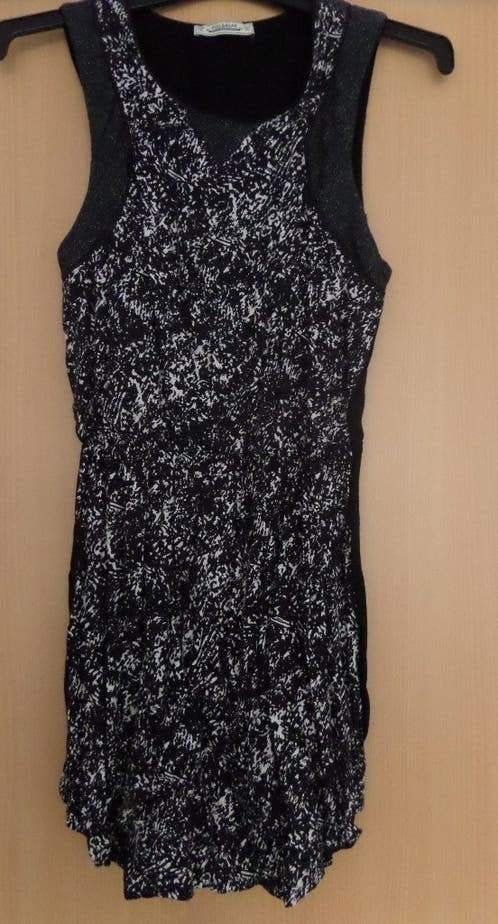 Zwart/ witte zomerjurk van Pull & Bear maat M, Kleding | Dames, Maat 38/40 (M), Zwart, Ophalen of Verzenden, Zo goed als nieuw