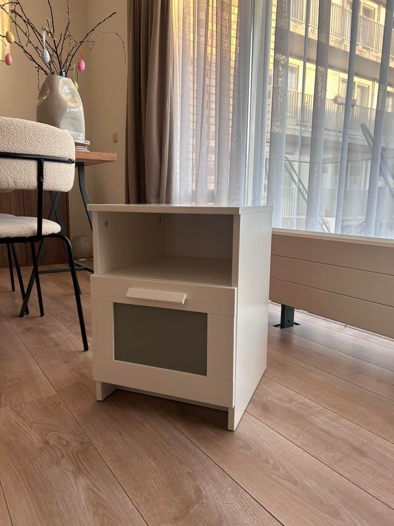 Ikea nachtkastje wit, Ophalen, Zo goed als nieuw, Minder dan 45 cm, 55 tot 70 cm
