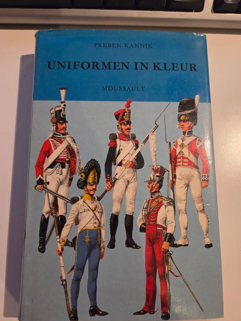 Boek Uniformen in Kleur 1670-1969 - Zeer Goede Staat, Niet van toepassing, Ophalen of Verzenden, Zo goed als nieuw, Algemeen