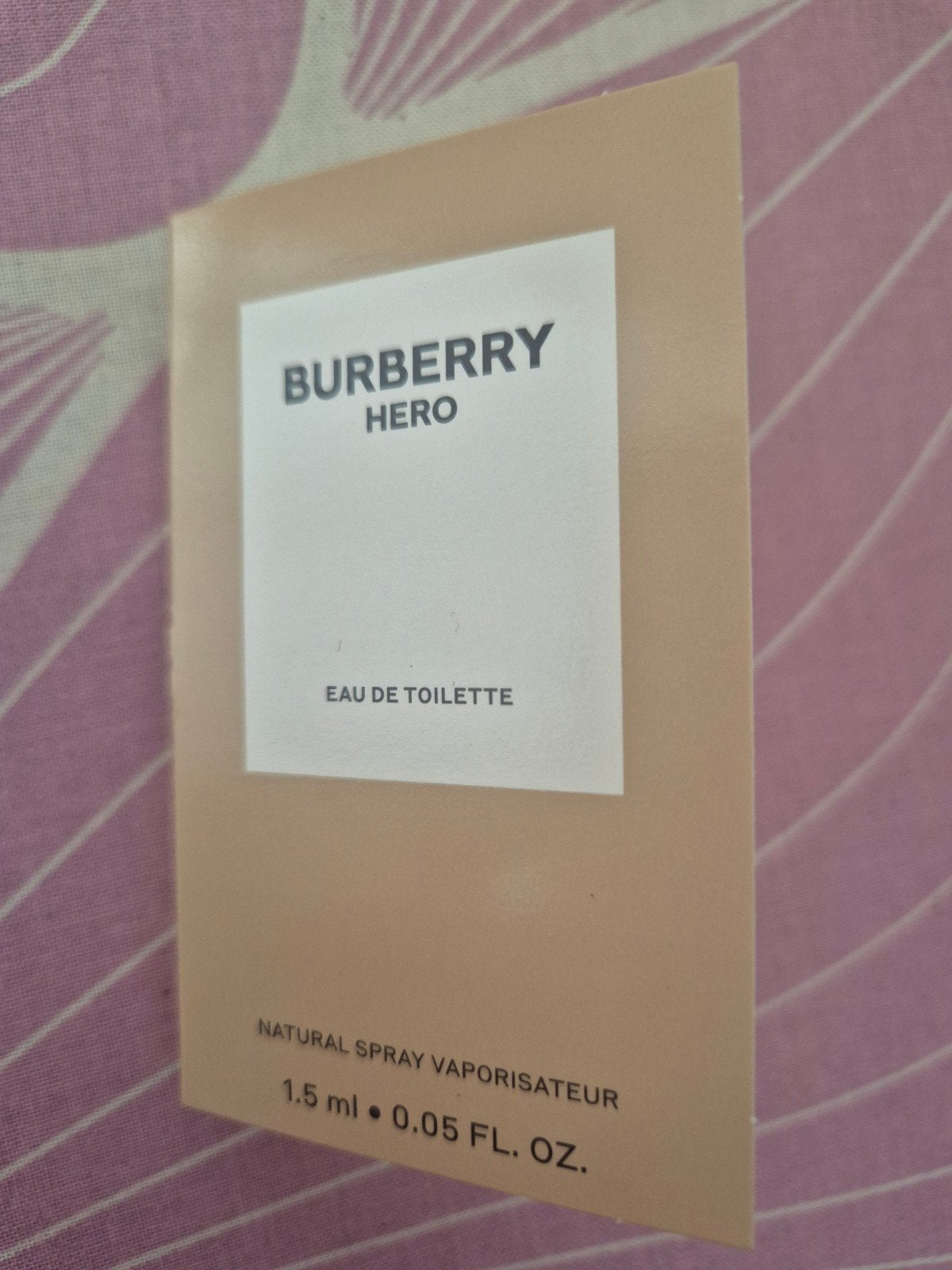 Burberry Hero EdT sample 1.5 ml nieuw parfum proefje heren, Ophalen of Verzenden, Nieuw