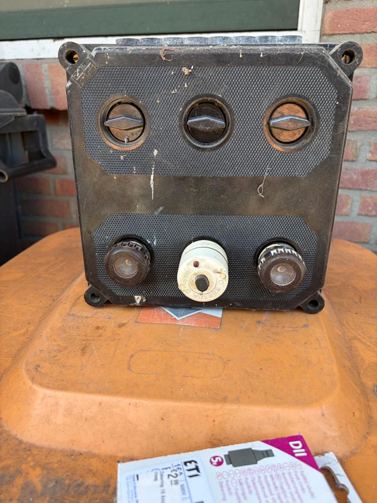 Te koop groepen/stoppen kast, Ophalen, Gebruikt, Overige typen