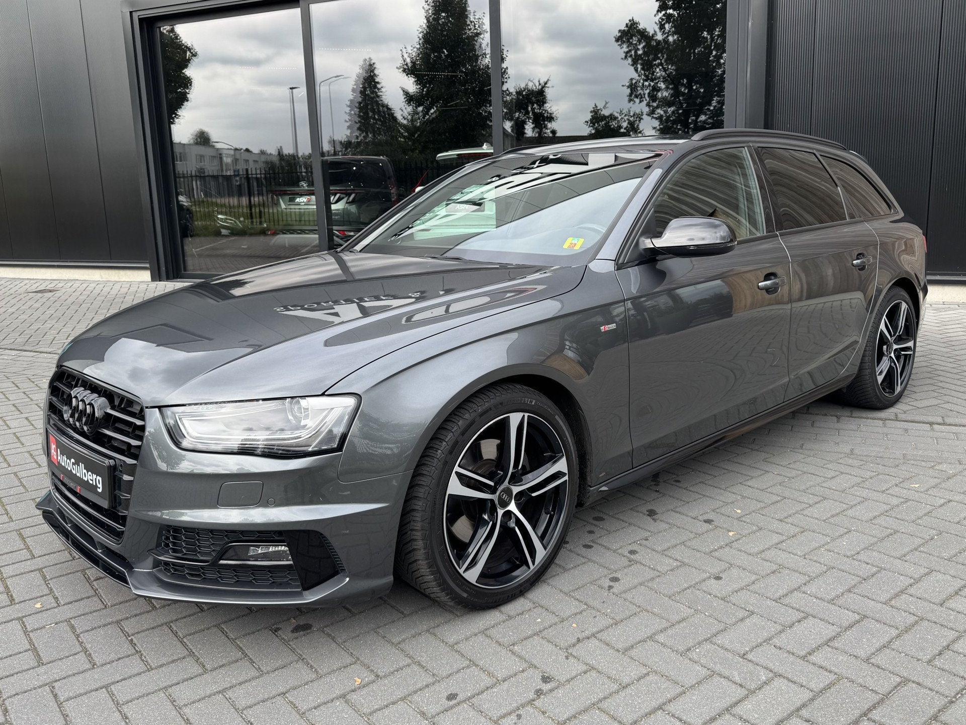 Audi A4 Avant 1.8 TFSI S-Line Black Edition Origineel Nederl, Gebruikt, 4 cilinders, 1505 kg, Origineel Nederlands