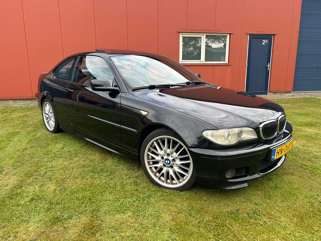 BMW 318CI AUT E46 NIEUWE APK M-SPORT XENON, Auto's, Automaat, Achterwielaandrijving, Zwart, Zwart