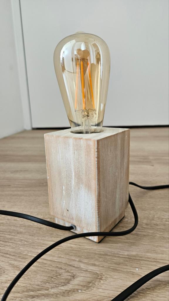 Houten tafellamp met Edison LED lamp, ca. 22 cm hoog, Industrieel, Modern, Scandinavisch, Ophalen of Verzenden, Zo goed als nieuw