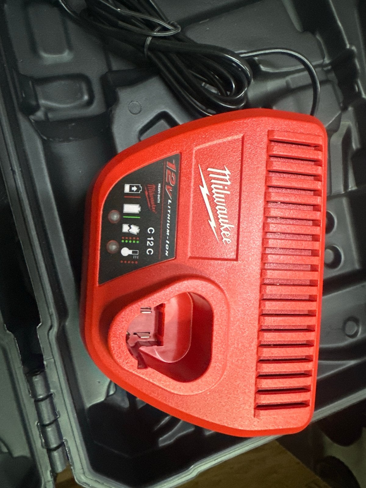 Milwaukee C12 C 12V Li-Ion Acculader, Ophalen of Verzenden, Gebruikt