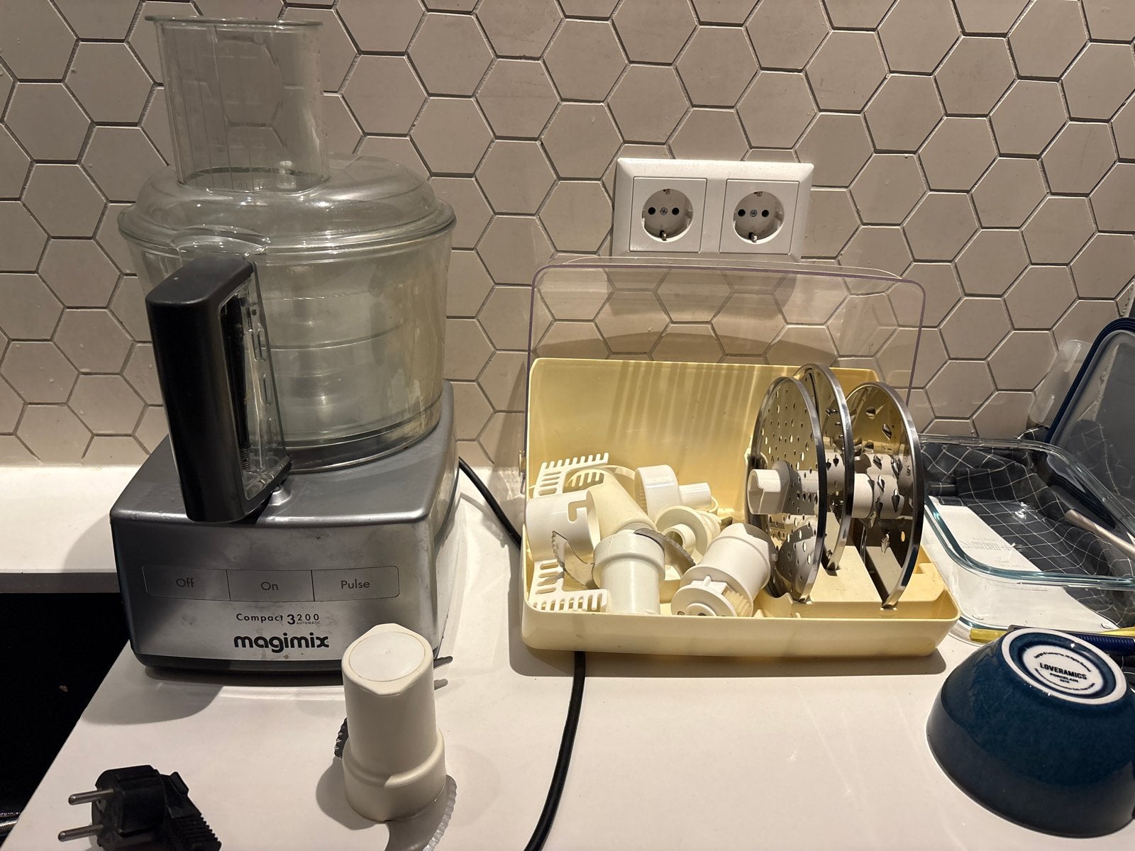 Magimix Compact 3200 foodprocessor met accessoires, Ophalen of Verzenden, Zo goed als nieuw, 2 tot 3 liter, Vaatwasserbestendig