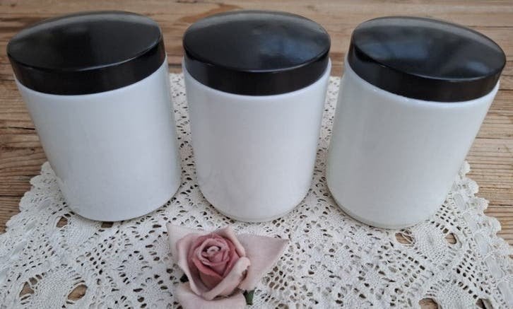 3 Vintage Franse wit opaline zalfpotten met zwarte deksel, Antiek en Kunst, Ophalen of Verzenden