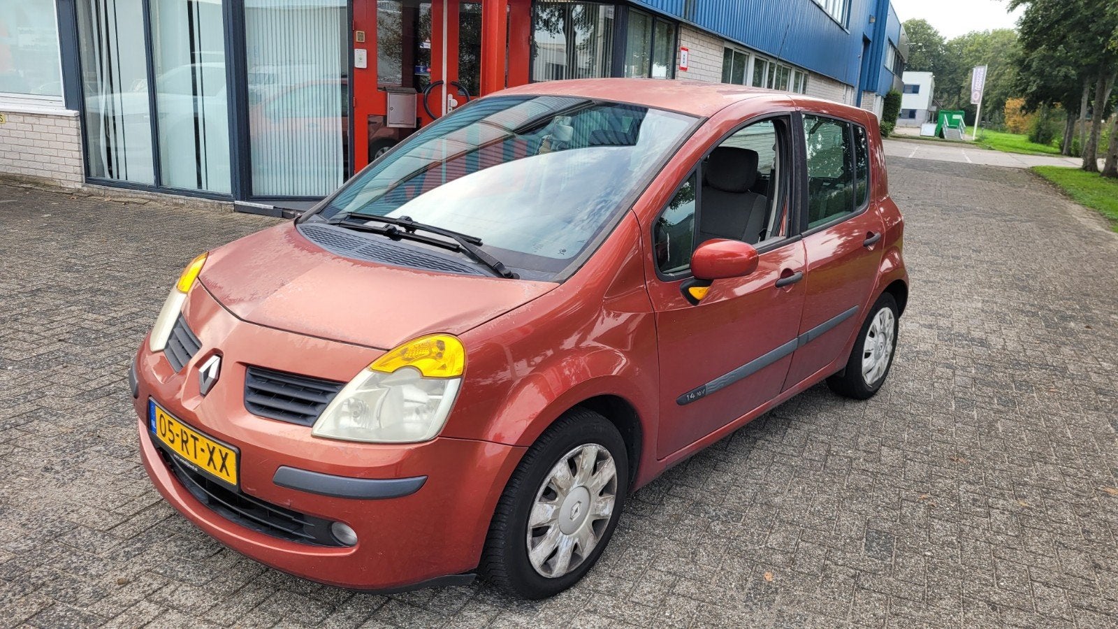 Renault Modus 1.4 16V  E3 2005 499.deze Zaterdag ophalen, Dealer onderhouden, 4 cilinders, 49 €/maand, Bedrijf