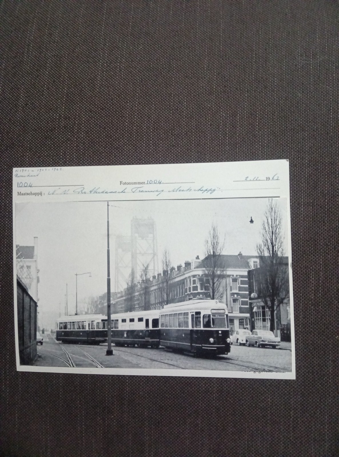 afbeelding van een tram in Rotterdam (1962), Verzamelen, Spoorwegen en Tramwegen, Ophalen of Verzenden, Gebruikt, Tram, Kaart of Prent
