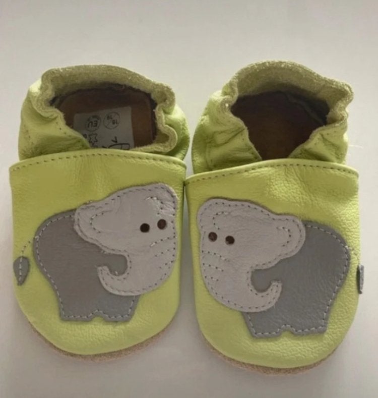 Leren babyslofjes met olifantjes - Maat 18, Kinderen en Baby's, Babykleding | Schoentjes en Sokjes, Nieuw, Jongetje of Meisje