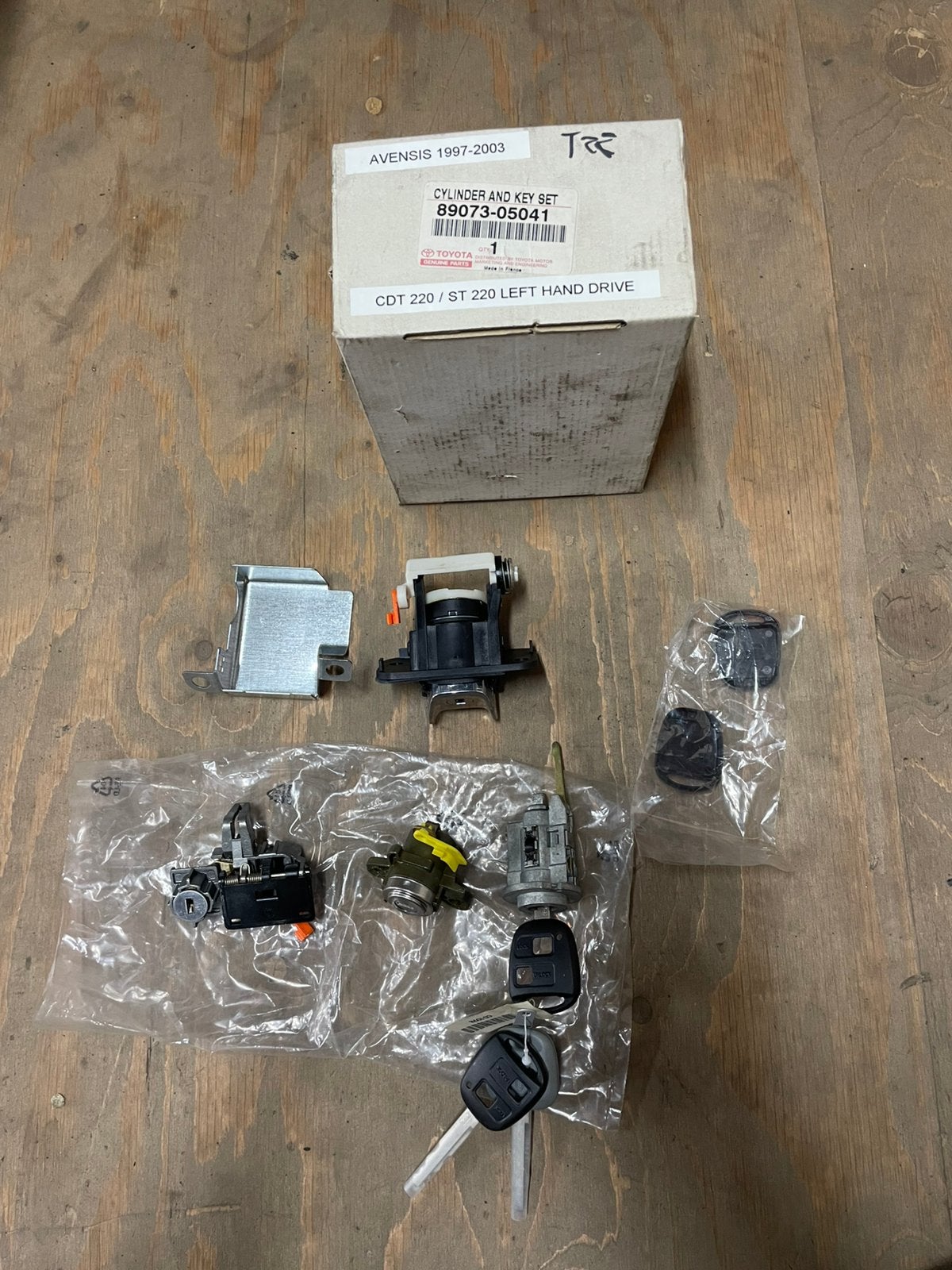 Toyota avensis t22 slotenset 89073-05041, Ophalen of Verzenden