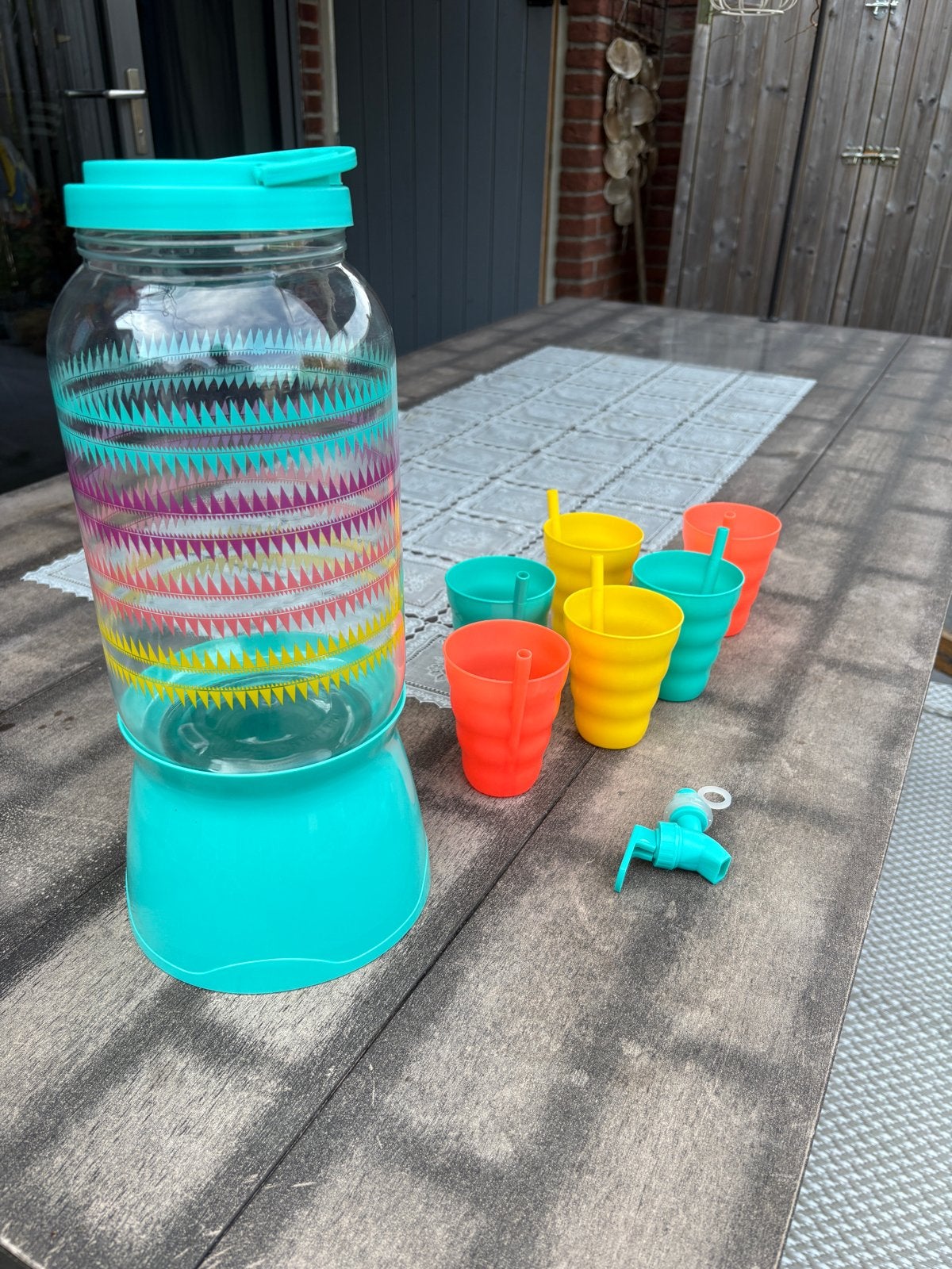 Drankdispenser met 6 bekers en kraantje, Ophalen, Kunststof, Meerkleurig, Overige merken