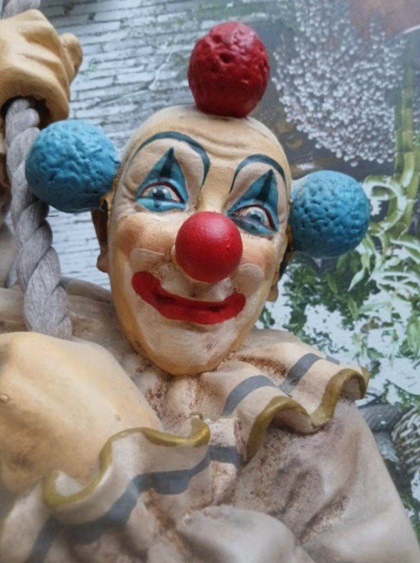 Jun Asilo hangende clown 1996 - Groot model (circa 60 cm), Verzamelen, Ophalen of Verzenden, Gebruikt, Mens