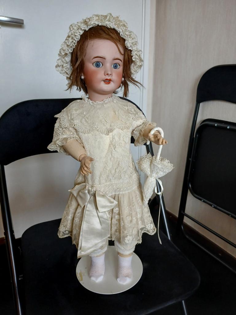 oude porselijnen pop van s.f.b.j, Ophalen of Verzenden