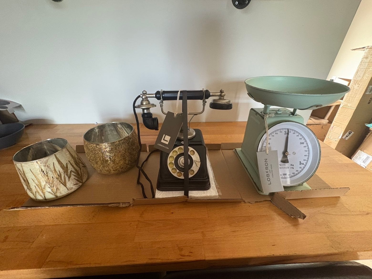 Loberon decoratie: Telefoon, weegschaal en windlichten, Vintage, Zwart, Nieuw, Ophalen of Verzenden