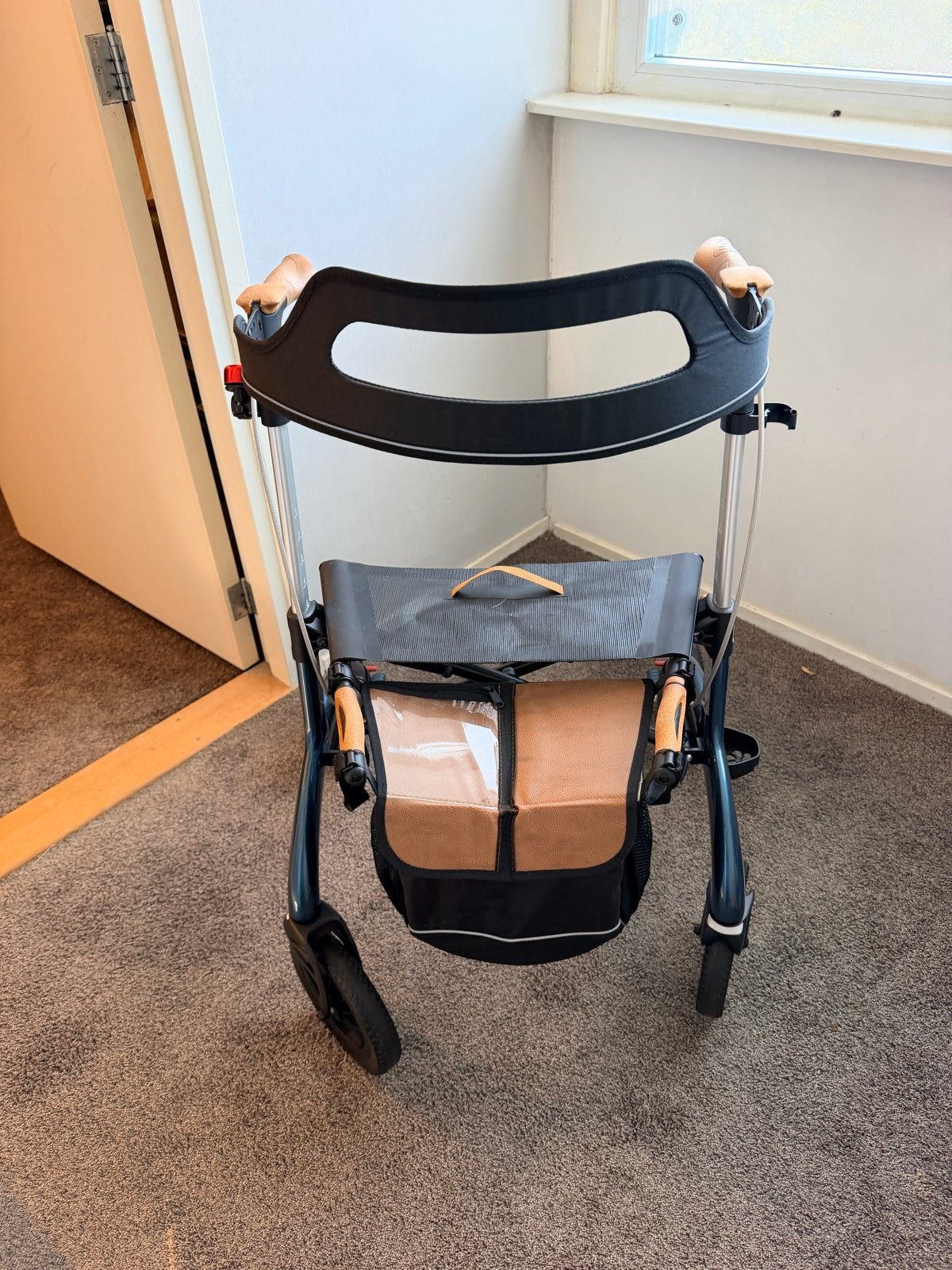 Saljol carbon lichtgewicht inklapbare rolator model S, Ophalen, Opvouwbaar, Zo goed als nieuw