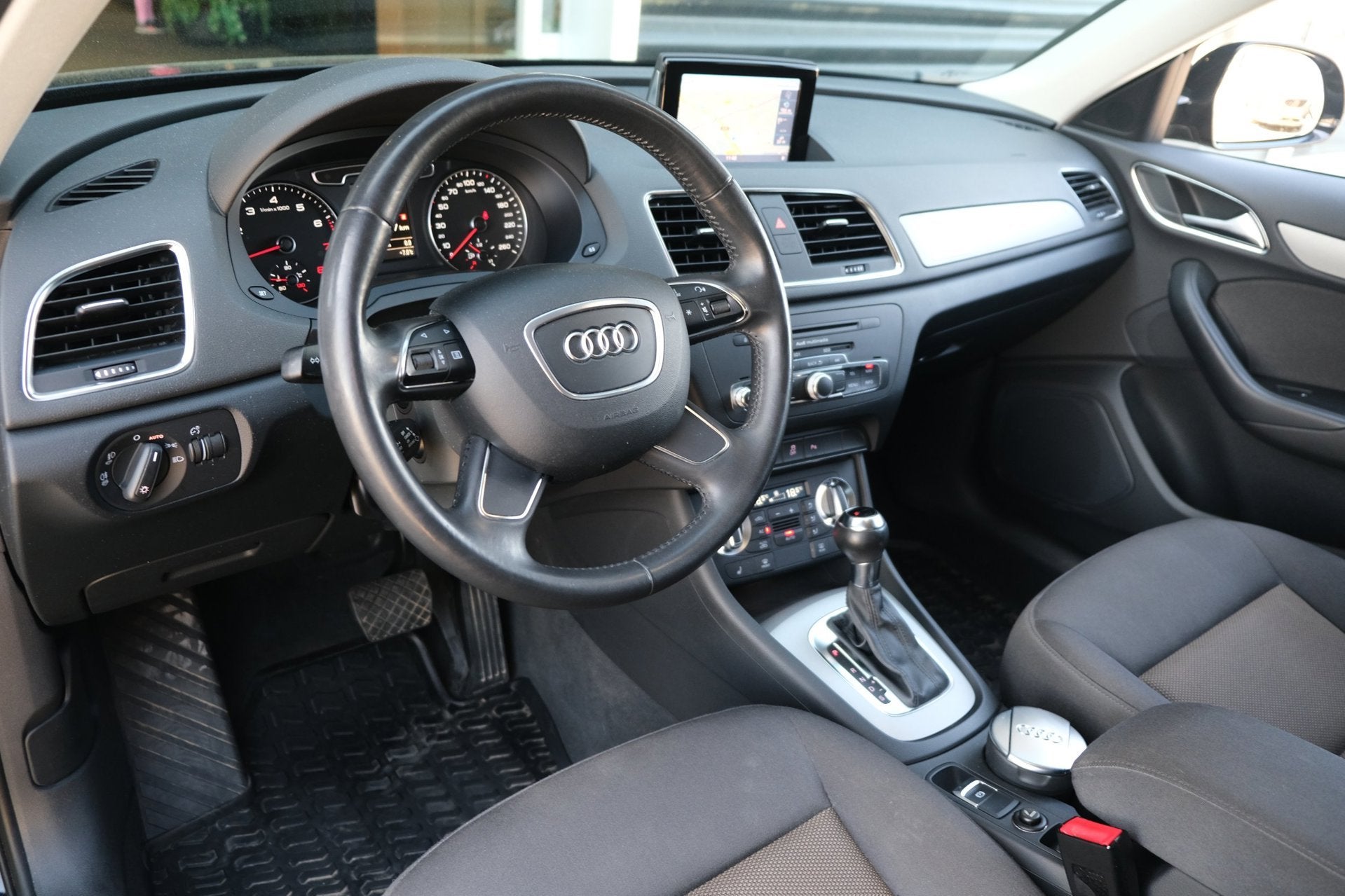 Audi Q3 2.0 TFSI quattro S-Tronic Navi Cam Trek Cruise Pdc, Auto's, Audi, Euro 5, Stof, Gebruikt, Zwart