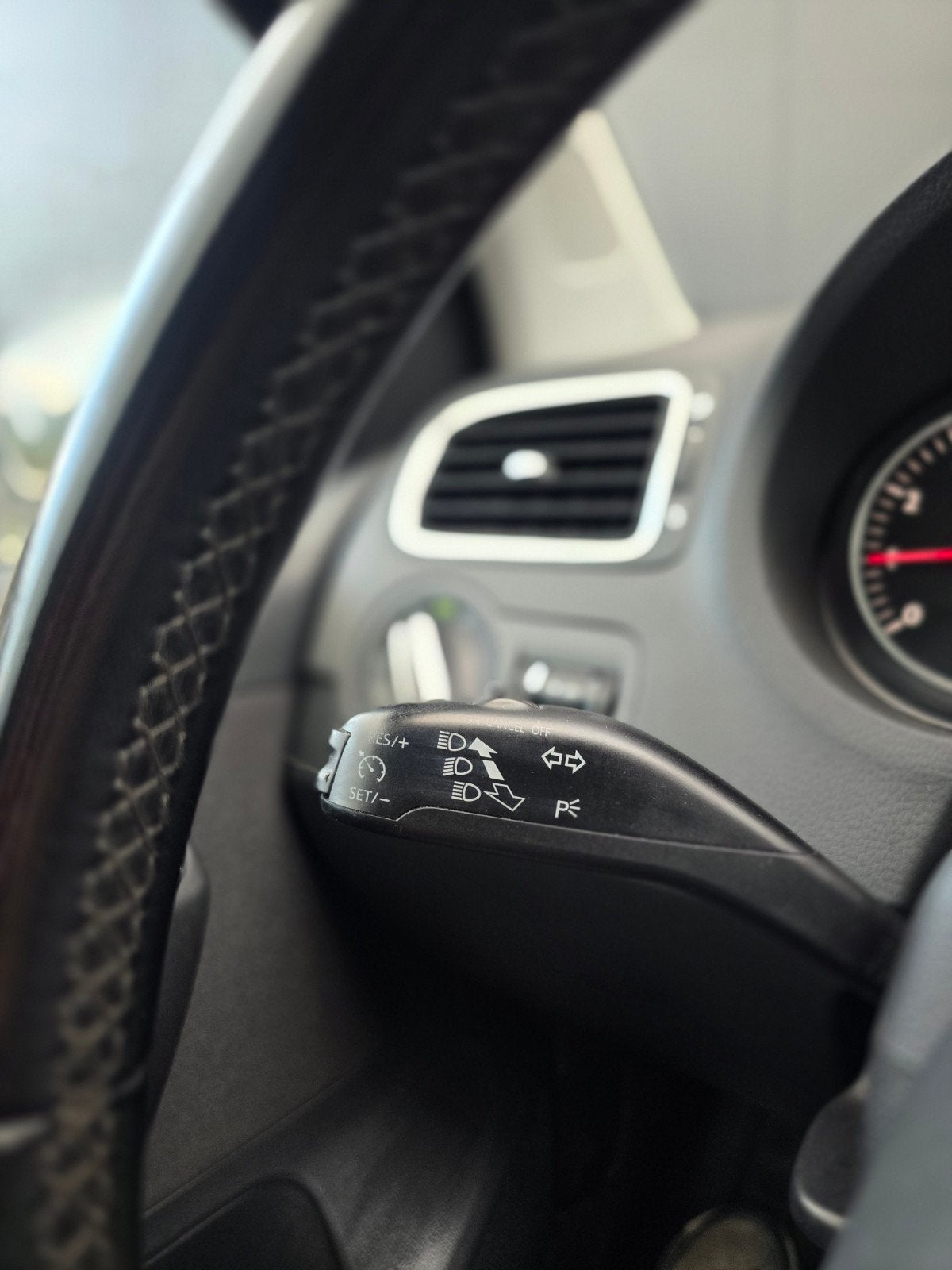 Foto 16 van Volkswagen Polo 1.2 | P.sensoren | Cruise | Nw Apk | StoelVw