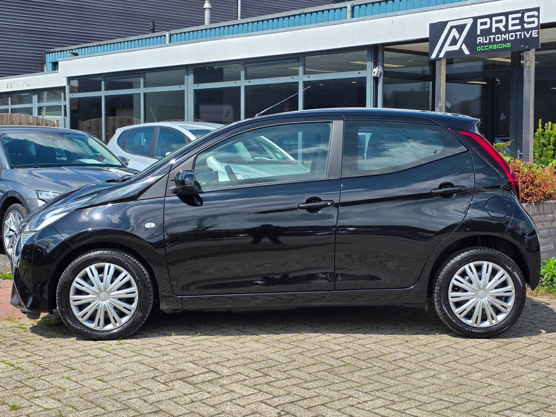 Toyota Aygo 1.0 VVT-i x-play |AIRCO|CAMERA|CARPLAY, Auto's, Voorwielaandrijving, Stof, Gebruikt, Euro 6
