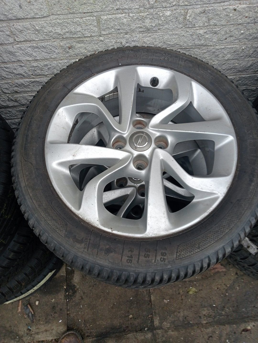 Opel Corsa 16 inch Velgen + winterbanden, Gebruikt, -, -, Banden en Velgen