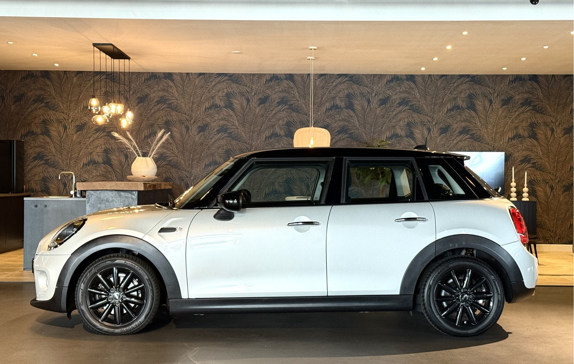 MINI Mini 1.5 Cooper I Two Tone I Virtual Cockpit I Ambiance, Auto's, Mini, 136 pk, Gebruikt, Euro 6, 1165 kg